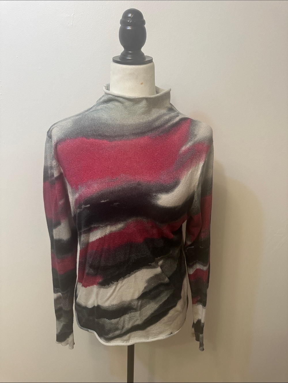 DKNY Abstract Print Long-Sleeve Mock Neck Top in Red, Black, White